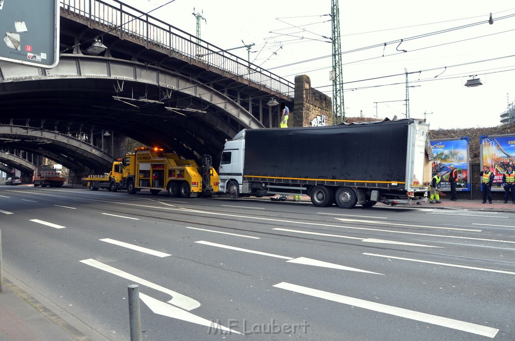 LKW Bruecke Koeln Deutz Opladenestr Deutz Muelheimerstr P175.JPG - Miklos Laubert